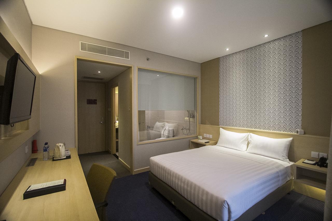 GTV Hotel Cikarang Buitenkant foto