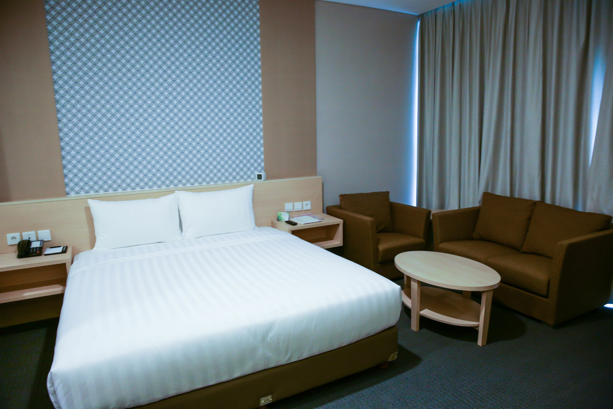 GTV Hotel Cikarang Buitenkant foto