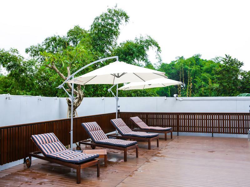 GTV Hotel Cikarang Buitenkant foto