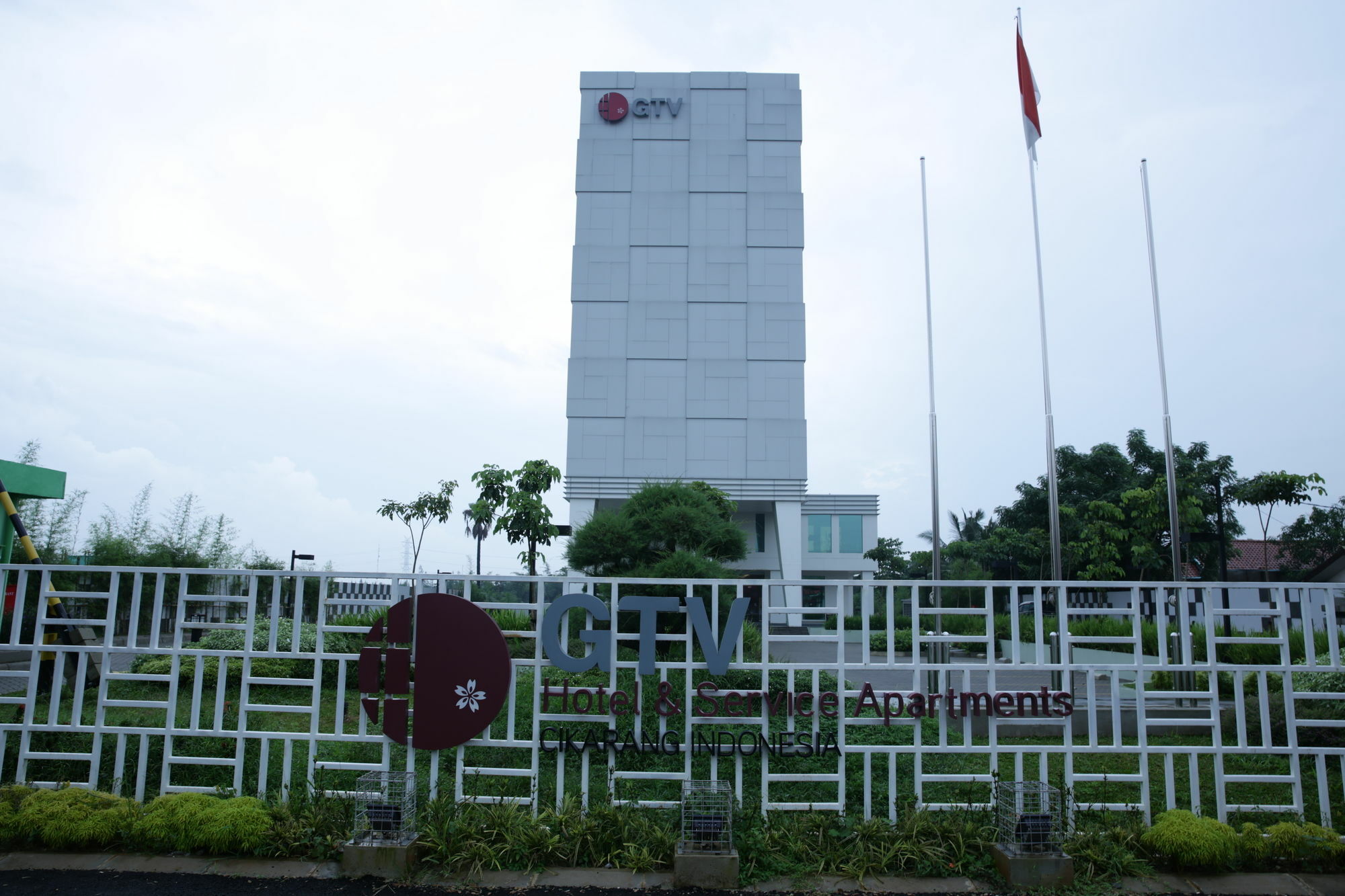 GTV Hotel Cikarang Buitenkant foto
